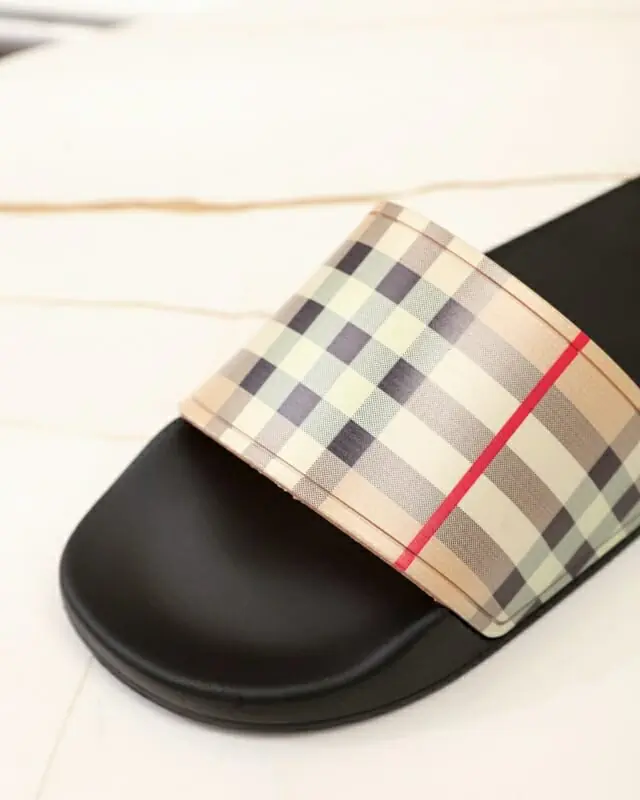 burberry chaussons pour homme s_11975b42